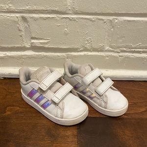 Toddler adidas size 6